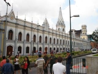 Documento conjunto de las Academias Nacional de Ciencias Económicas y de Ciencias Políticas y Sociales de Venezuela