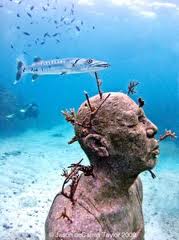 Museo de esculturas submarinas: Un método para salvar el ecosistema marino