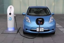En 8 años los vehículos de gasolina pasarán a la historia, según economista de Stanford University